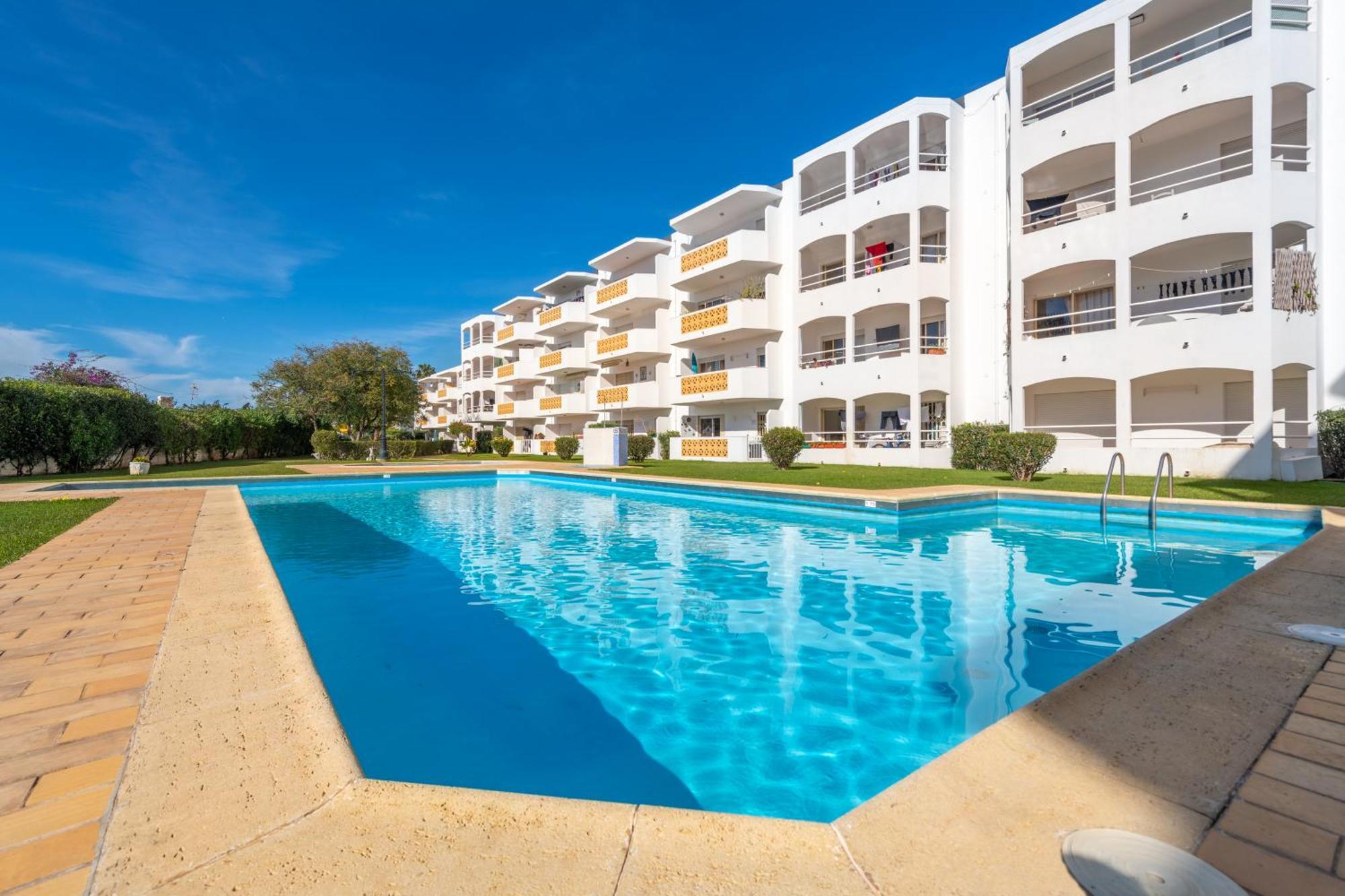 Algarsun - Idealy Situated Holiday Apartment With All Modern Comfort Albufeira Kültér fotó